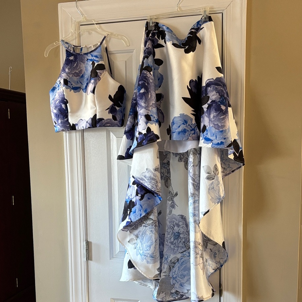 Xtraordinary Blue and White Floral 2pc Prom/Formal